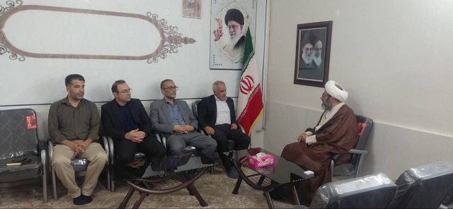 دیدار مدیر عامل شرکت آب منطقه ای لرستان با امام جمعه شهرستان کوهدشت